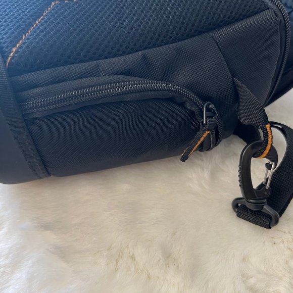 Case Logic SLRC-201 SLR Zoom Holster Black - Picture 6 of 10